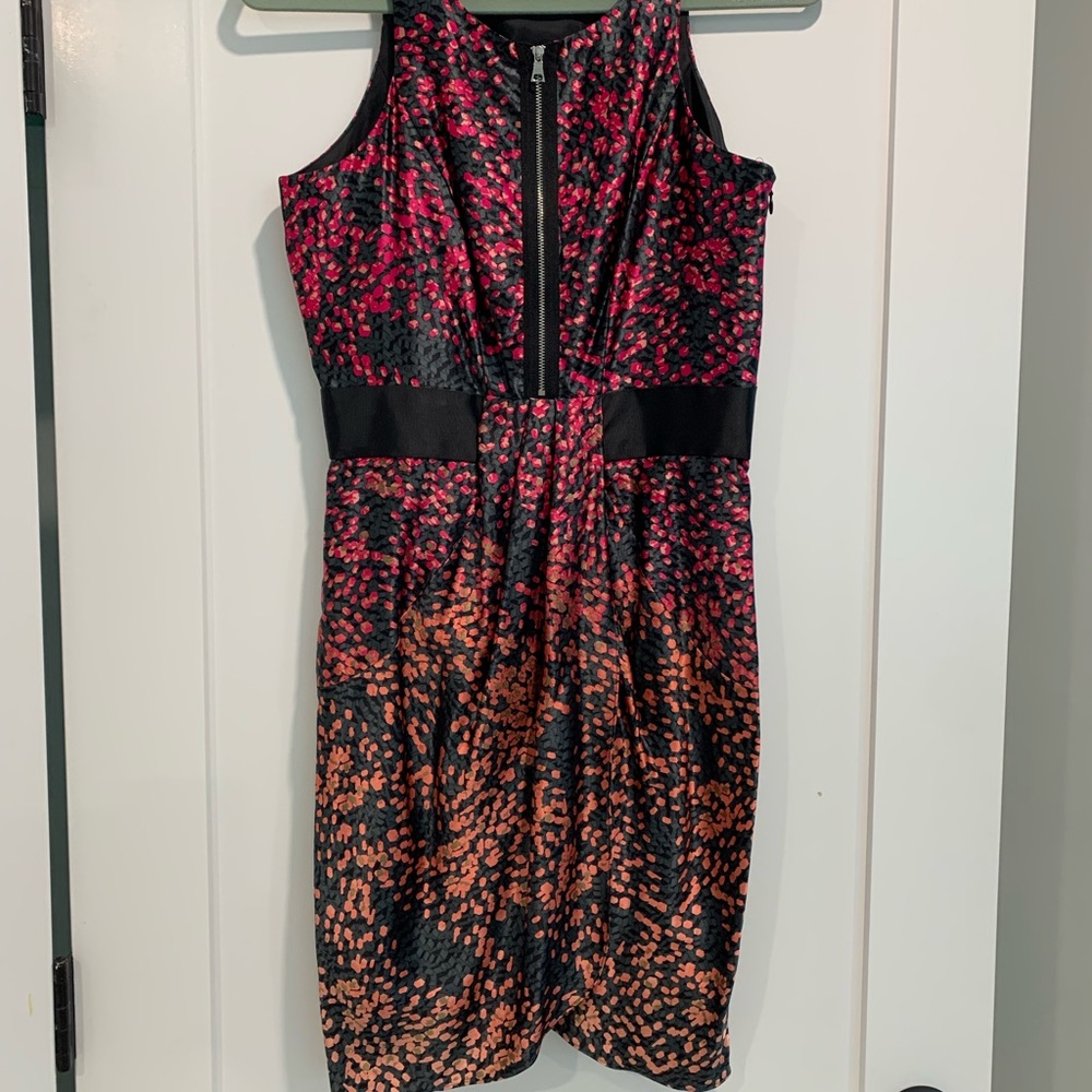 Beautiful silk dress with contrast front zipper
